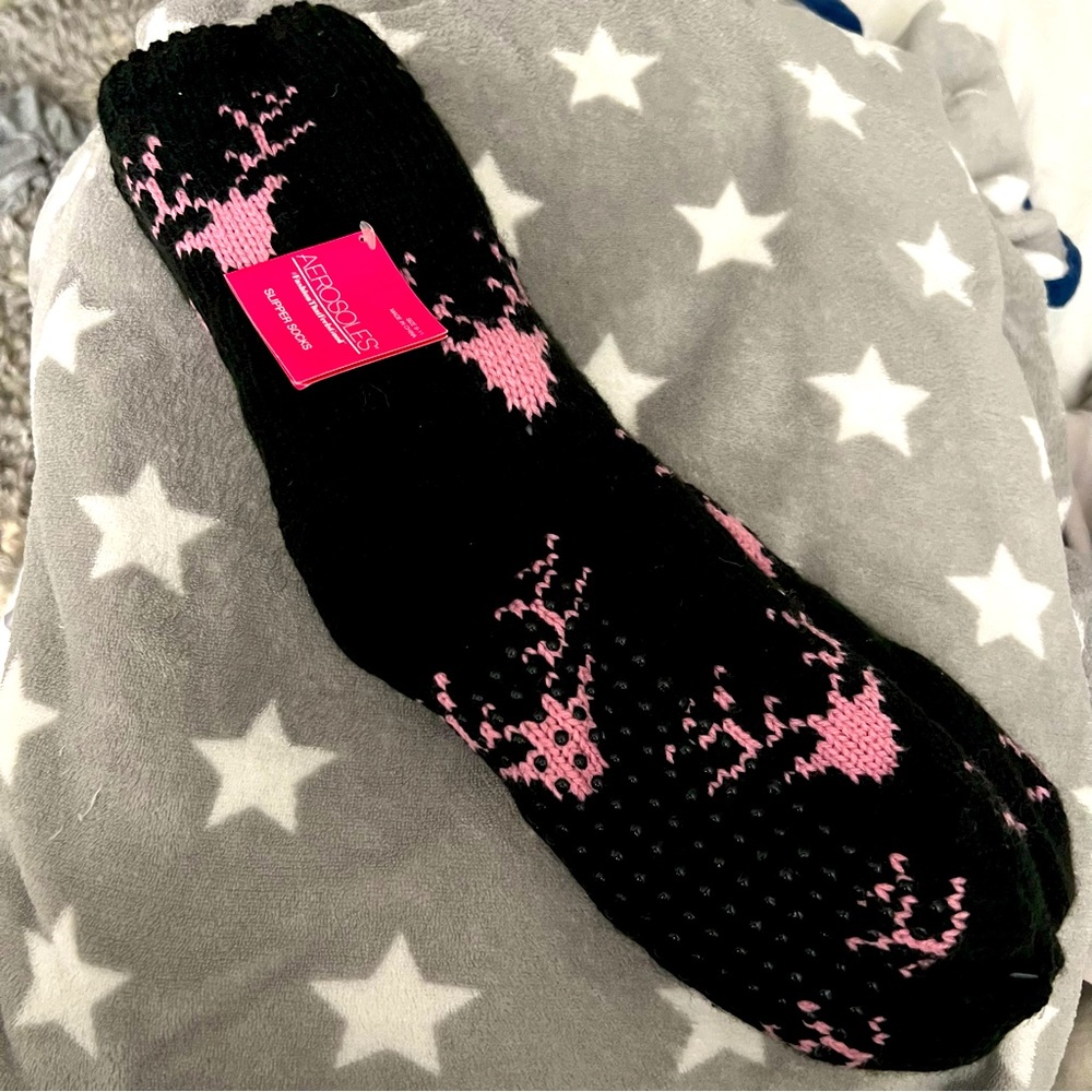 Aerosoles Women’s Fuzzy Socks